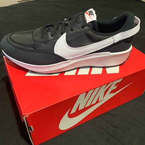 MENS NIKE SNEAKERS - Picture 8 of 11